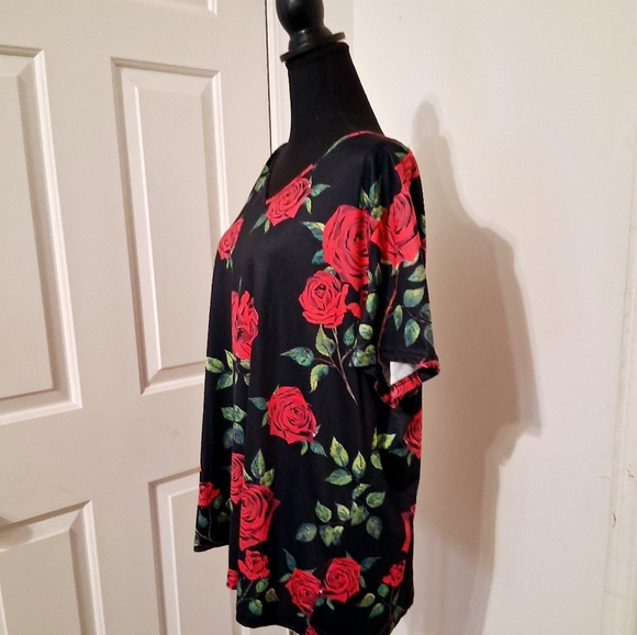 Floral Black and Red Women's Top - Picture 2 of 9